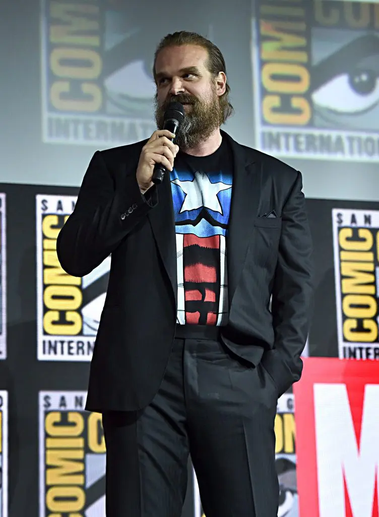 David Harbour será o Guardião Vermelho em Viúva Negra